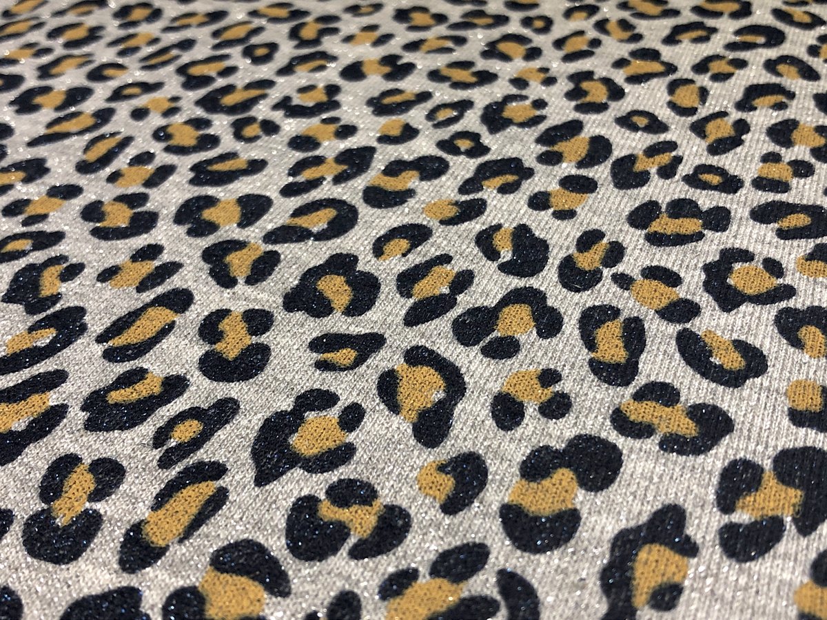 Leoparda spīdīgais glamūrs